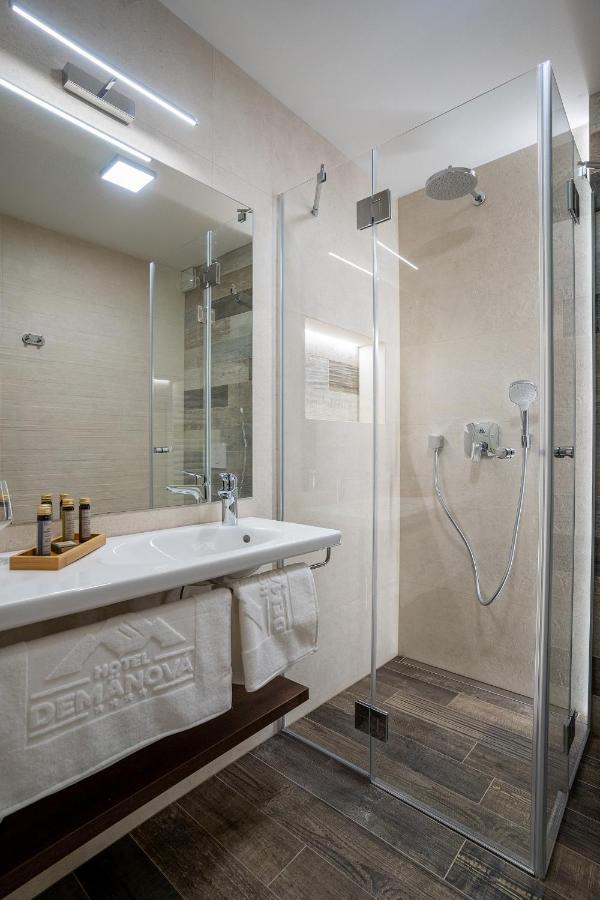 Hotel Demaenova **** Липтовски-Микулаш Экстерьер фото