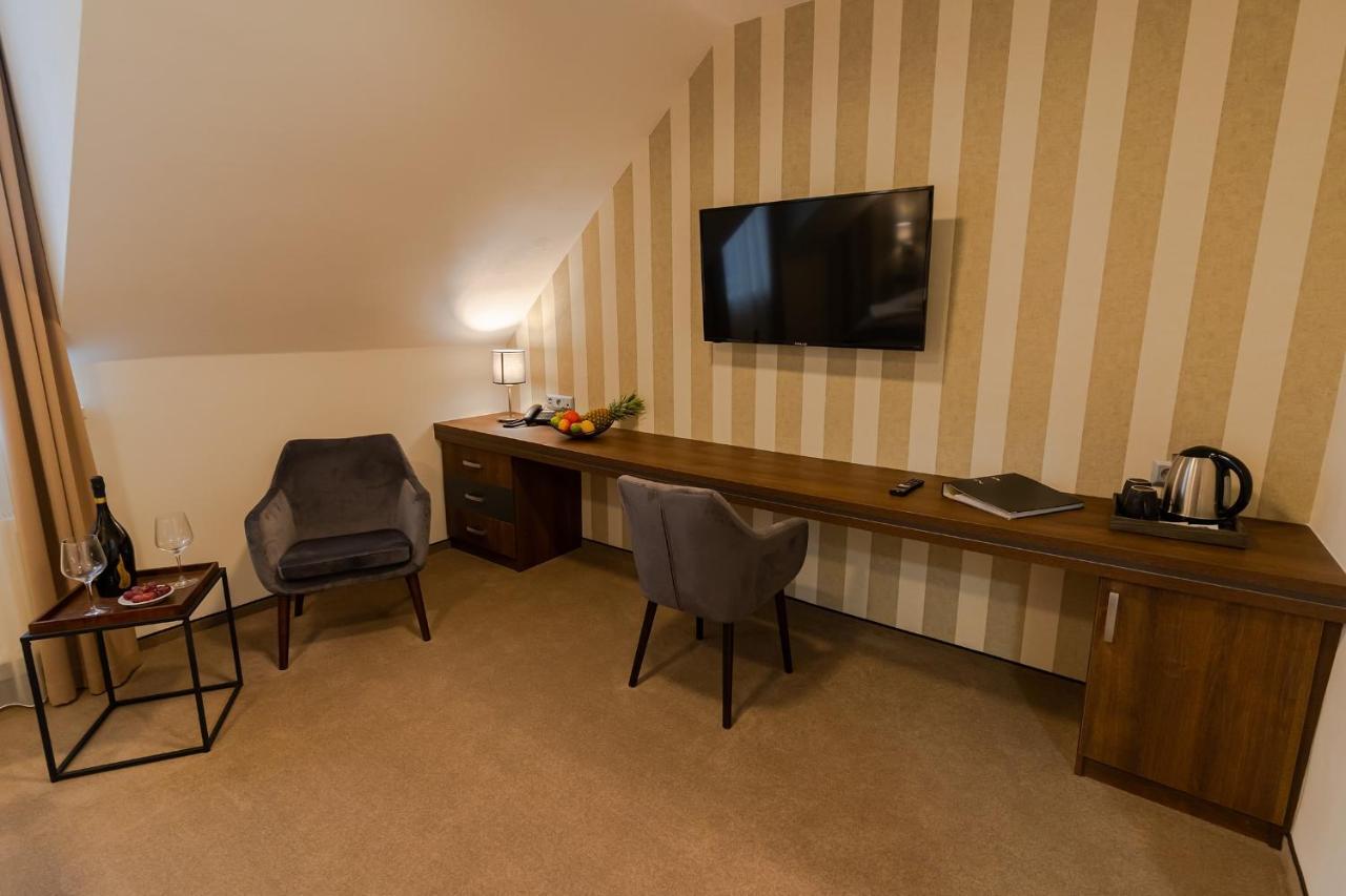 Hotel Demaenova **** Липтовски-Микулаш Экстерьер фото