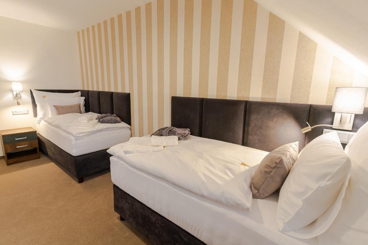 Hotel Demaenova **** Липтовски-Микулаш Экстерьер фото