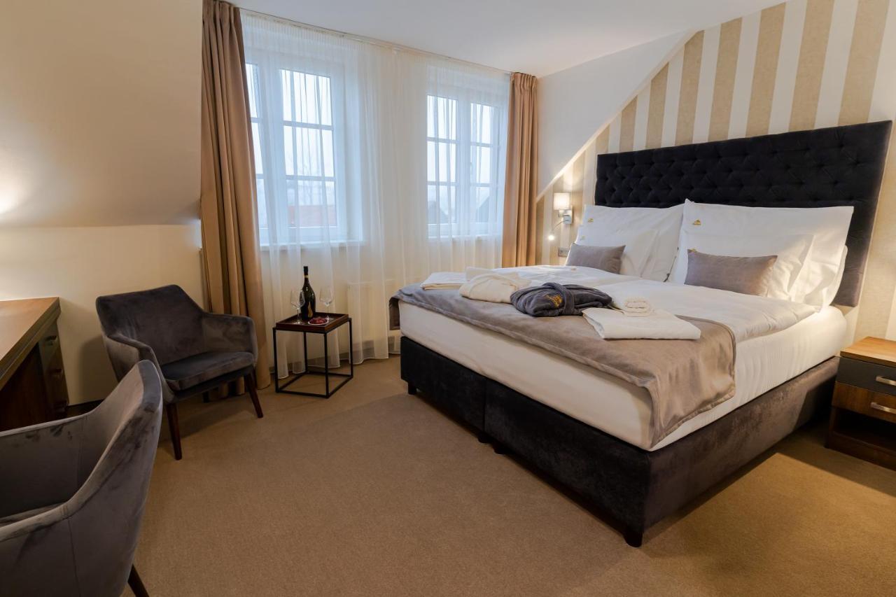 Hotel Demaenova **** Липтовски-Микулаш Экстерьер фото