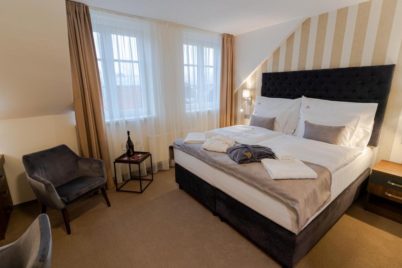 Hotel Demaenova **** Липтовски-Микулаш Экстерьер фото